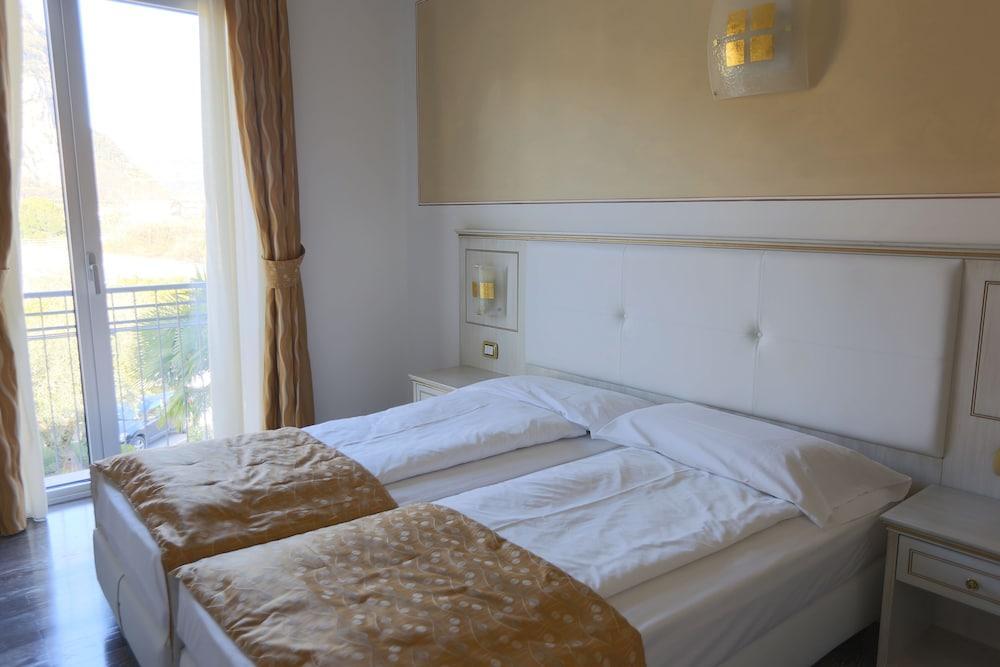 Hotel Lido Blu - Surf & Bike Torbole Sul Garda Exterior photo