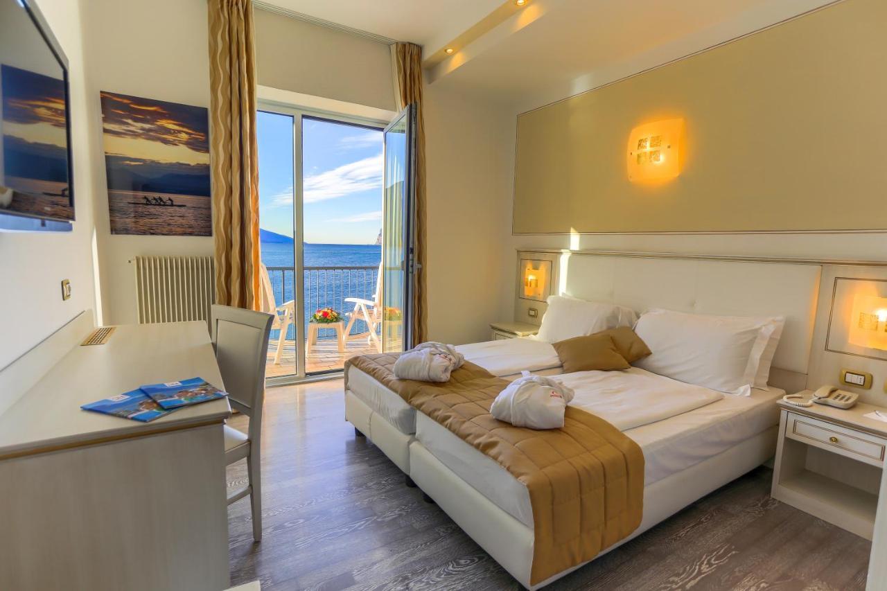 Hotel Lido Blu - Surf & Bike Torbole Sul Garda Exterior photo