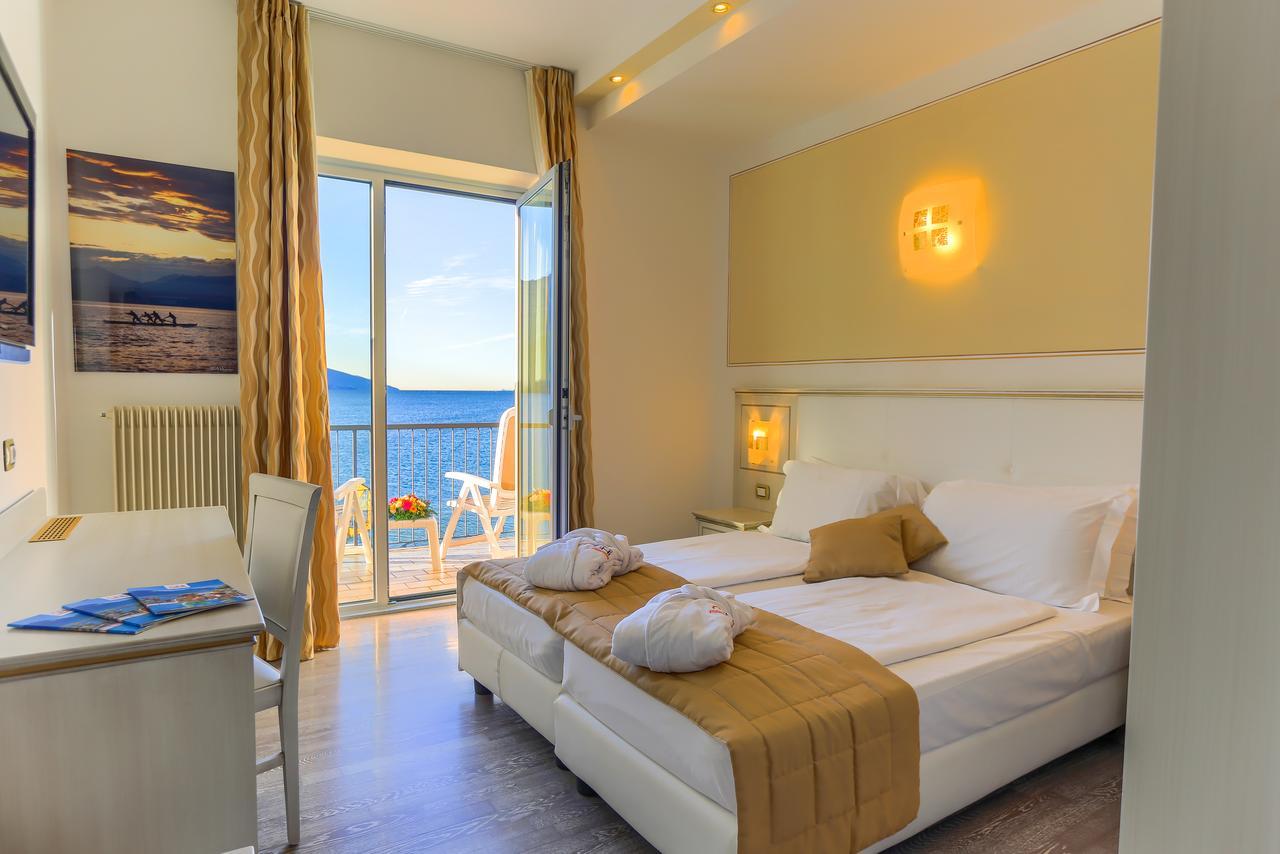Hotel Lido Blu - Surf & Bike Torbole Sul Garda Exterior photo