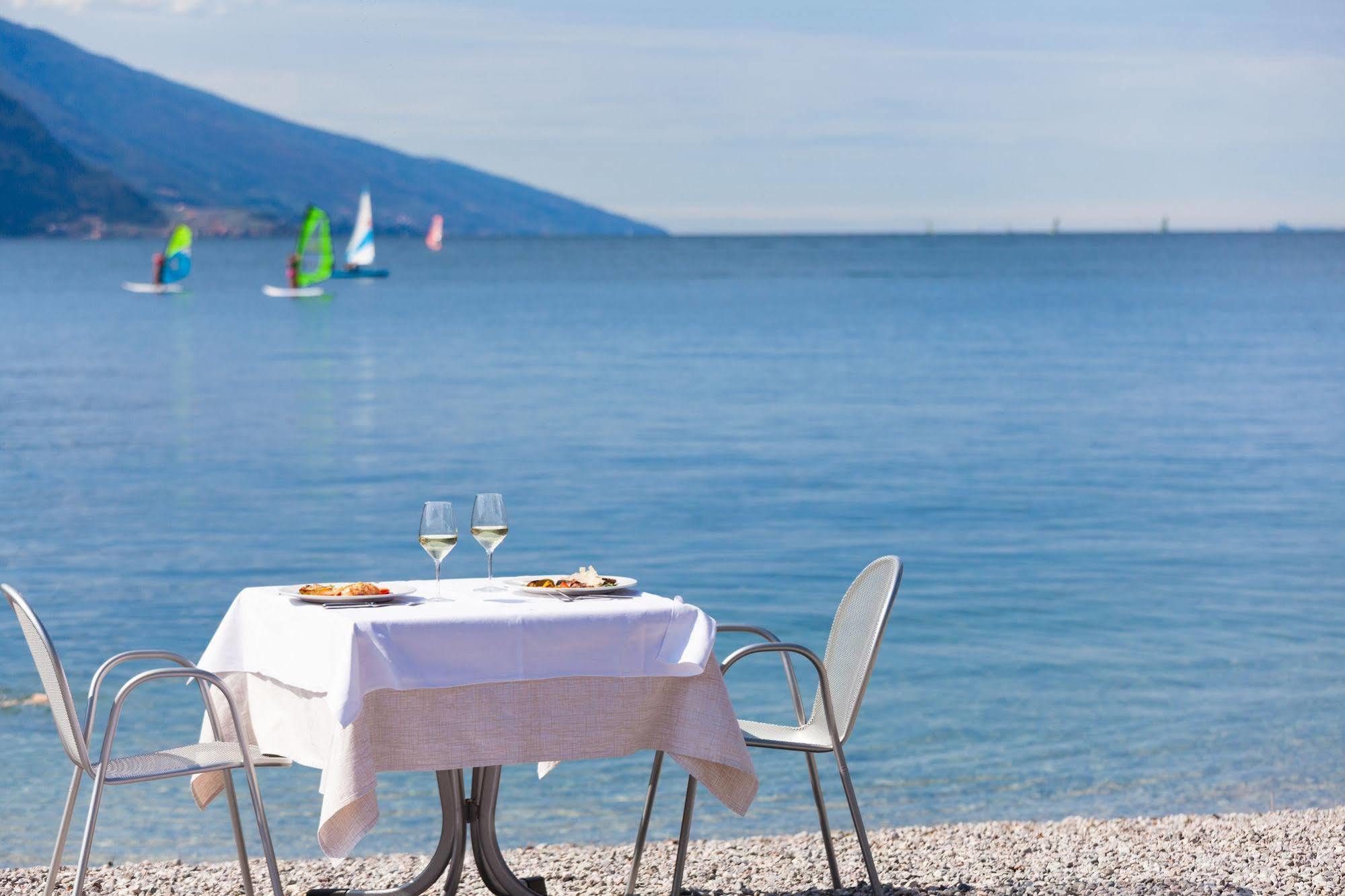 Hotel Lido Blu - Surf & Bike Torbole Sul Garda Exterior photo