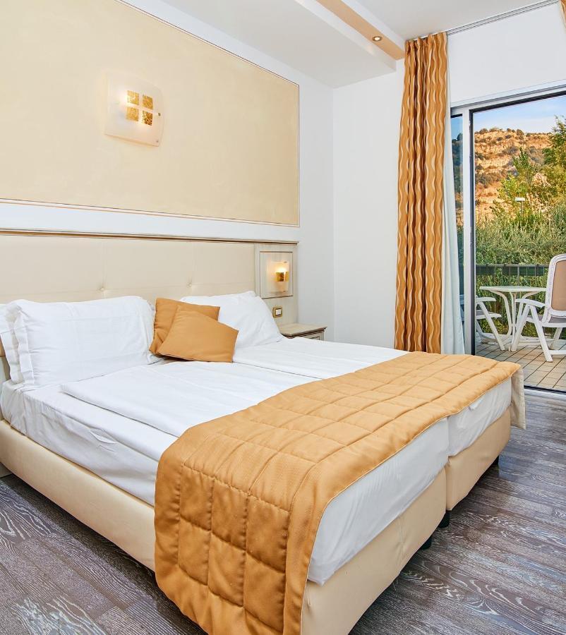 Hotel Lido Blu - Surf & Bike Torbole Sul Garda Exterior photo